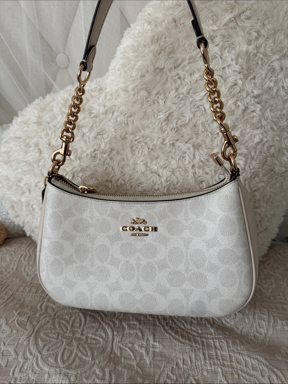 Coach White Signature Teri